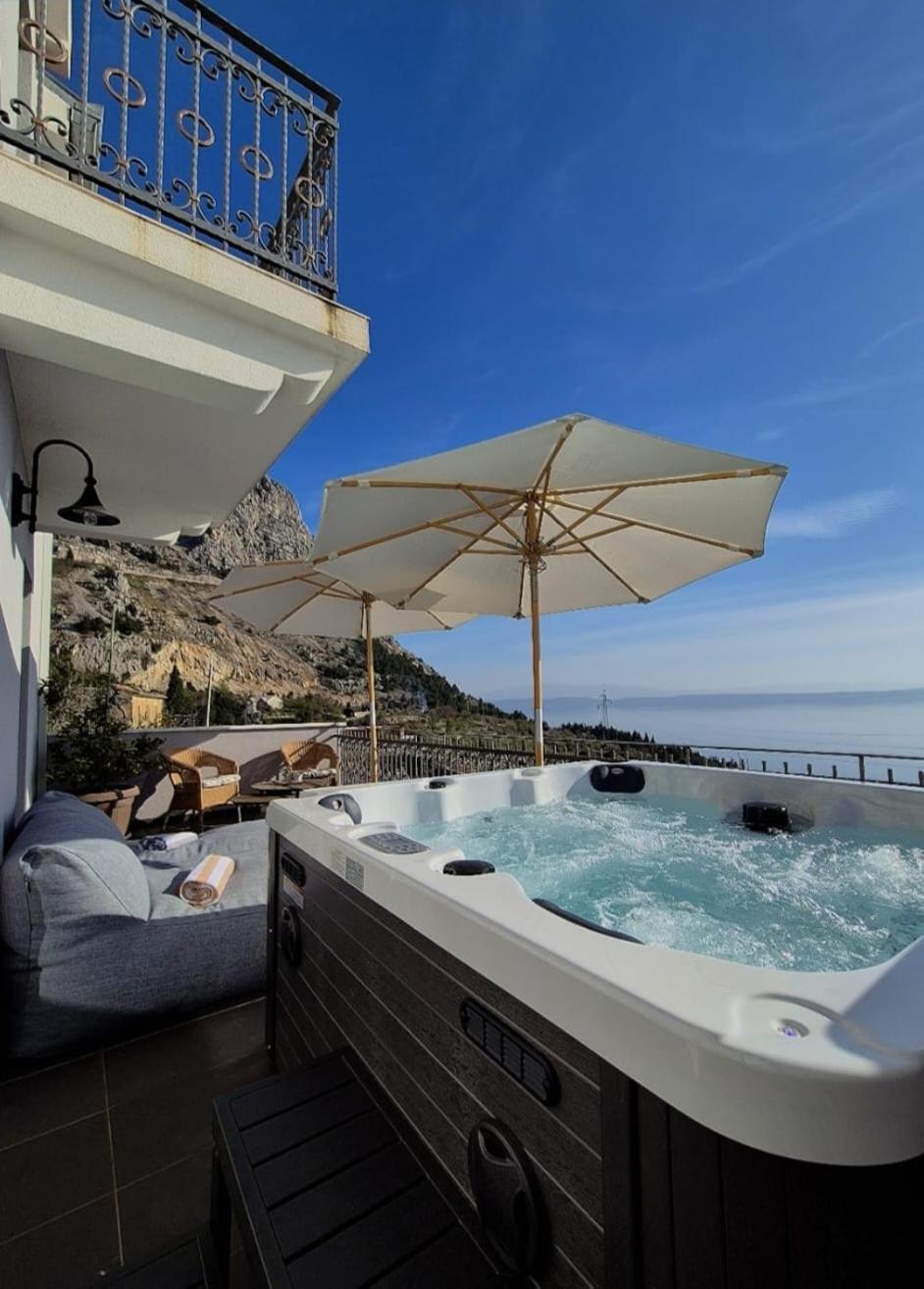 Apartamento Holliday Alida With Jacuzzi Podgora